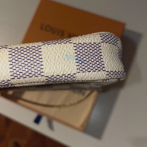 Louis Vuitton Damier Azur Mini Pochette - Picture 6 of 10